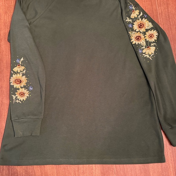 Quacker Factory Embroidered Top - Picture 5 of 10
